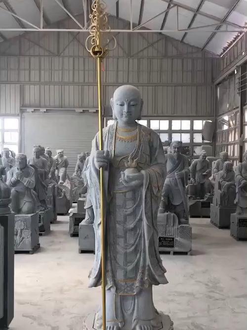 偷寺庙60公斤佛像