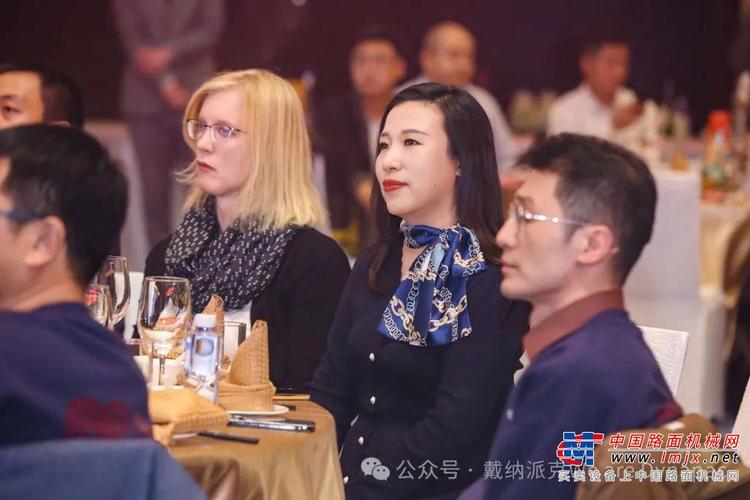 2025新澳门正版免费大全小龙女和女孩拓展营被罚去世与女生拓展训练
